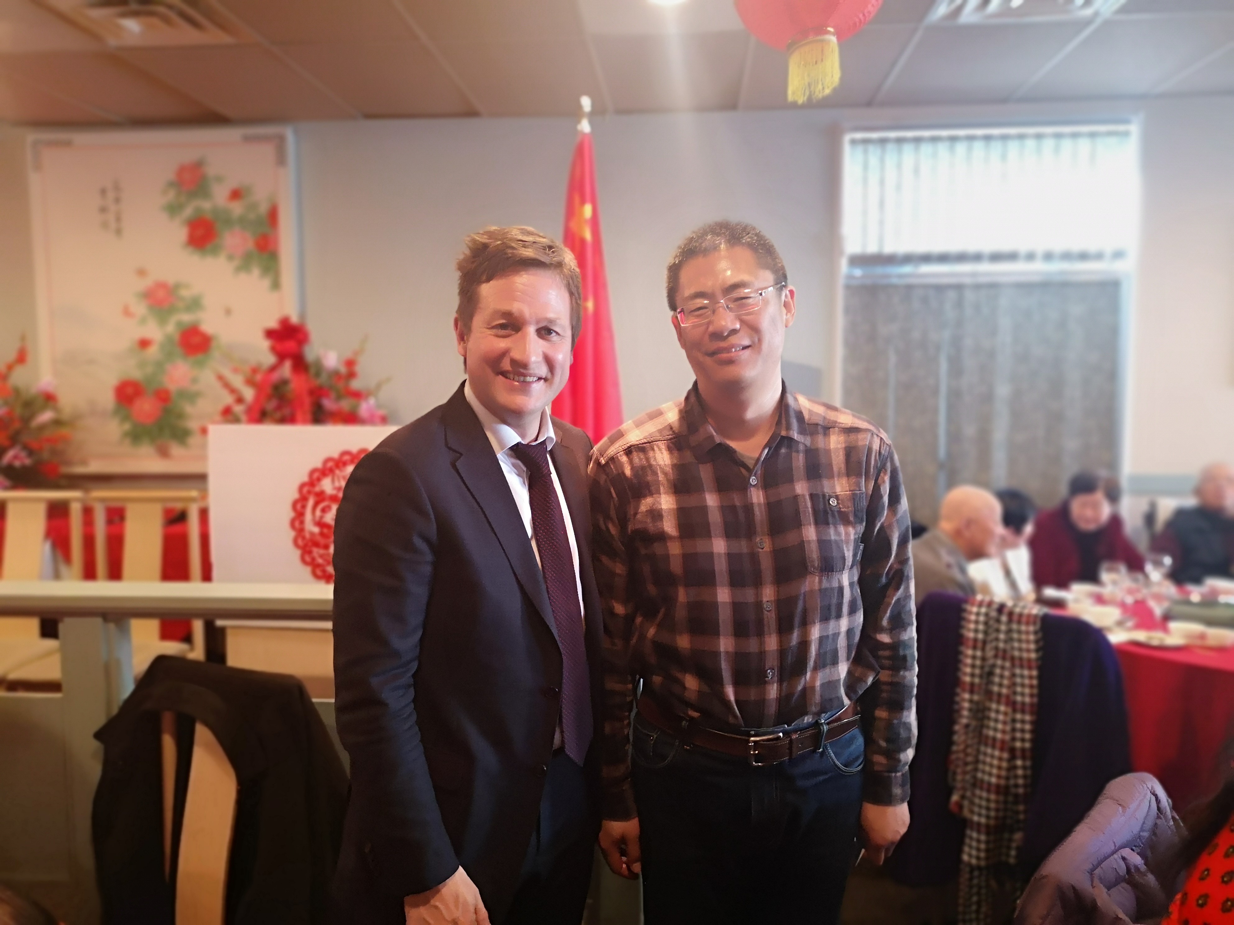 2019 李校长与BC教育部长兼省内阁成员范廉明(中文名字)在Victoria华人代表团拜会，探讨华人留学生来加和华人教育问题；